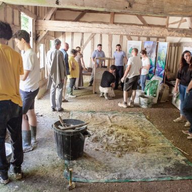 Rénover le torchis et l&rsquo;enduit à la chaux : nouveaux ateliers !