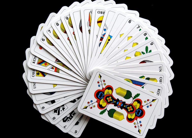 521565_cards-627167_1920