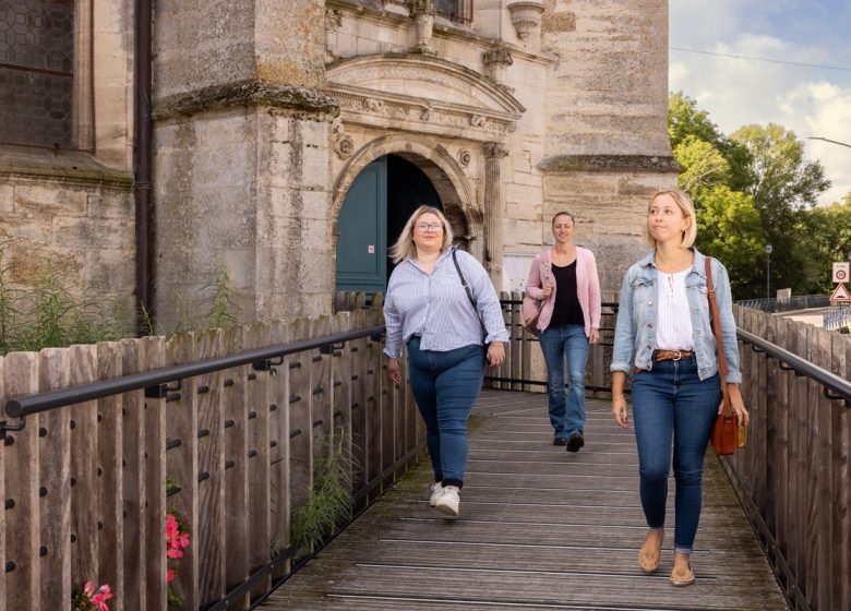 855105_exterieur_de_leglise_de_dienville