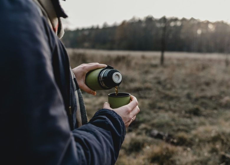 864779_cafe_credit_kamil_szumotalski_unsplash